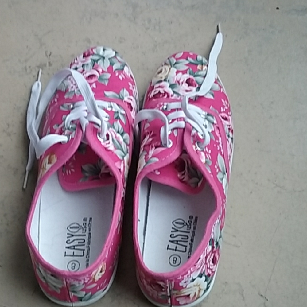 Floral sneakers 🌸🌹💐🌺🏵🌼